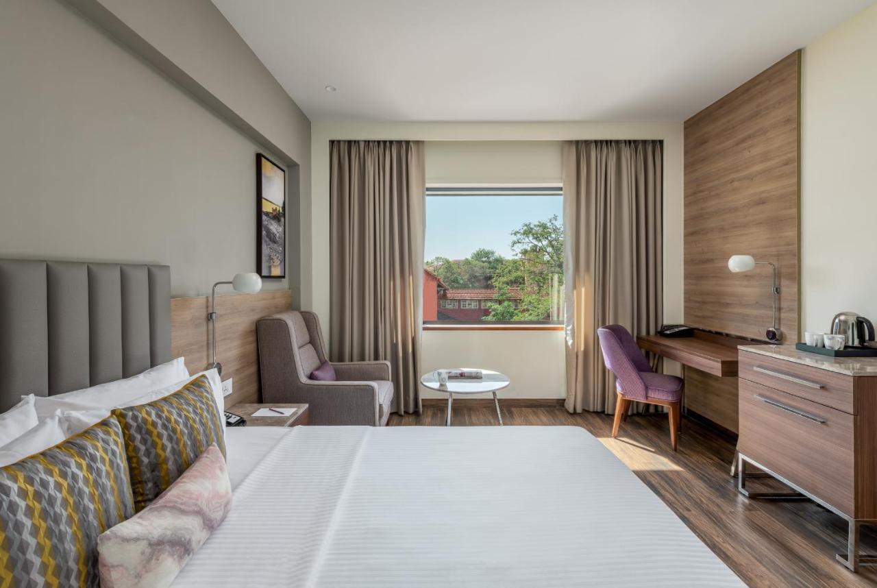Vivanta Oldport Road - Formerly Known As Taj Manjarun Hotel