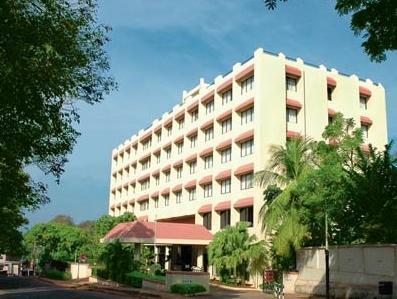 Hotel Vivanta Oldport Road - Formerly Known As Taj Manjarun